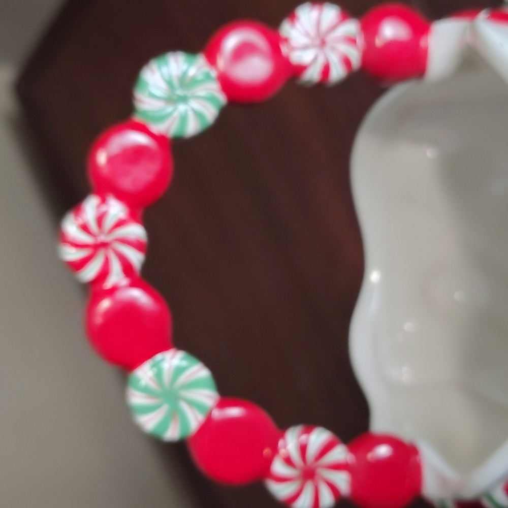 St. Nicholas Square Candy Greetings Ceramic Candy Basket - Picture 5 of 7